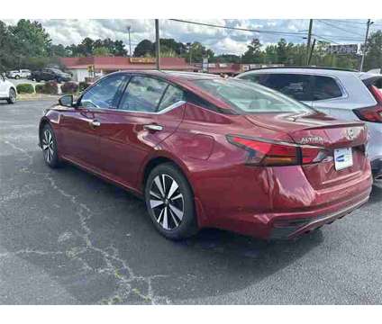 2019 Nissan Altima 2.5 SV is a Red 2019 Nissan Altima 2.5 Trim Sedan in Auburn AL