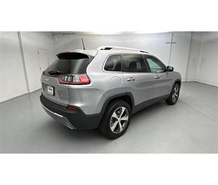 2019 Jeep Cherokee Limited is a Silver 2019 Jeep Cherokee Limited SUV in Milford CT