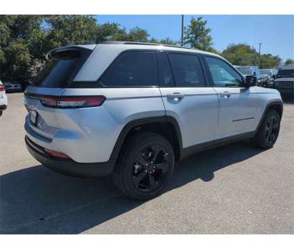 2024 Jeep Grand Cherokee Altitude is a Silver 2024 Jeep grand cherokee Altitude SUV in Naples FL
