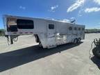 2003 Bloomer Bloomer 3-Horse Trailer that's 8' Wide 3 horses