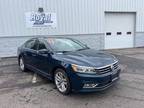 2018 Volkswagen Passat 2.0T SEL Premium