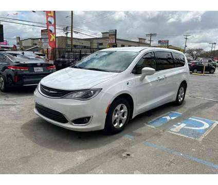 2019 Chrysler Pacifica Hybrid for sale is a White 2019 Chrysler Pacifica Hybrid Hybrid in Arleta CA