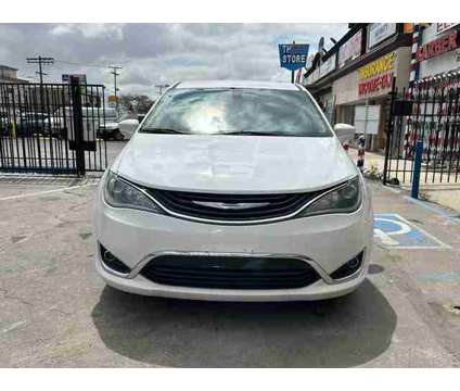2019 Chrysler Pacifica Hybrid for sale is a White 2019 Chrysler Pacifica Hybrid Hybrid in Arleta CA