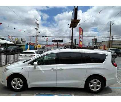 2019 Chrysler Pacifica Hybrid for sale is a White 2019 Chrysler Pacifica Hybrid Hybrid in Arleta CA