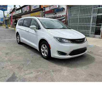 2019 Chrysler Pacifica Hybrid for sale is a White 2019 Chrysler Pacifica Hybrid Hybrid in Arleta CA