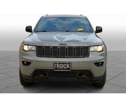 2021UsedJeepUsedGrand CherokeeUsed4x4 is a Grey 2021 Jeep grand cherokee Car for Sale in Rockwall TX