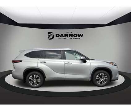 2024 Toyota Highlander XLE is a Silver 2024 Toyota Highlander XLE SUV in West Bend WI