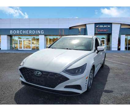 2021 Hyundai Sonata SEL is a White 2021 Hyundai Sonata Car for Sale in Cincinnati OH