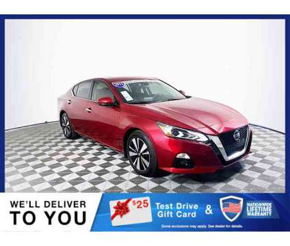 2022 Nissan Altima 2.5 SL is a Red 2022 Nissan Altima 2.5 Trim Car for Sale in Tampa FL