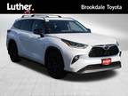 2022 Toyota Highlander White, 31K miles