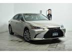 2021 Lexus ES Tan, 34K miles