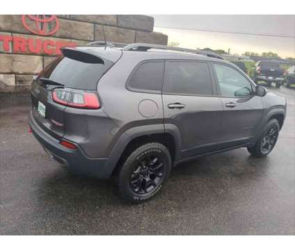 2019 Jeep Cherokee Trailhawk 4x4 is a Grey 2019 Jeep Cherokee Trailhawk SUV in Dubuque IA