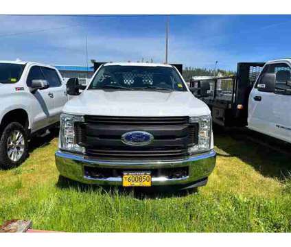 2017 Ford F-350 Super Duty XLT/XL/Lariat is a White 2017 Ford F-350 Super Duty Truck in Cottage Grove OR