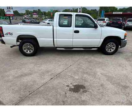 2006 GMC Sierra 1500 Extended Cab for sale is a White 2006 GMC Sierra 1500 Extended Cab Car for Sale in Fayetteville AR
