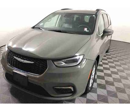 2022UsedChryslerUsedPacificaUsedFWD is a Grey 2022 Chrysler Pacifica Car for Sale in Shelbyville IN