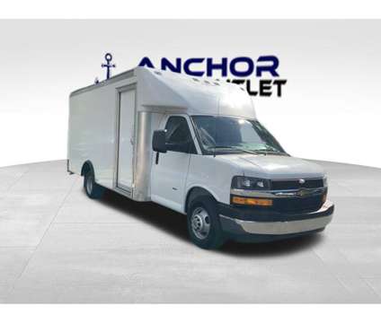 2022 Chevrolet Express 3500 Work Van Cutaway is a White 2022 Chevrolet Express 3500 Work Van Van in Cary NC