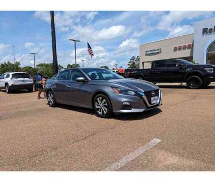 2022 Nissan Altima 2.5 S is a 2022 Nissan Altima 2.5 Trim Car for Sale in Mccomb MS