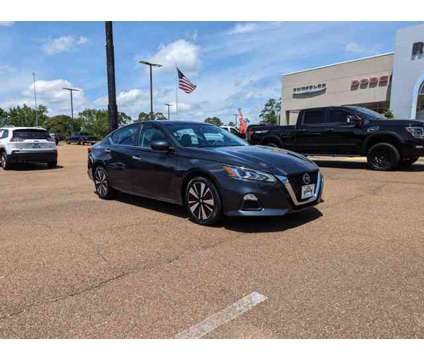 2022 Nissan Altima 2.5 SV is a Blue 2022 Nissan Altima 2.5 Trim Car for Sale in Mccomb MS