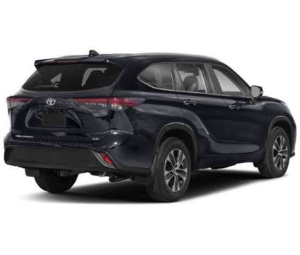 2024 Toyota Highlander XLE is a Blue 2024 Toyota Highlander XLE SUV in Naperville IL