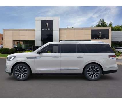 2024 Lincoln Navigator L Reserve is a White 2024 Lincoln Navigator L Reserve Car for Sale in Cincinnati OH