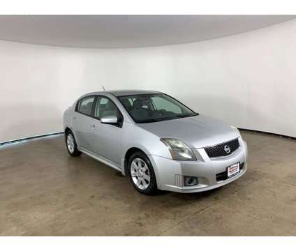 2010 Nissan Sentra 2.0 SR is a Silver 2010 Nissan Sentra 2.0 Trim Car for Sale in Peoria IL