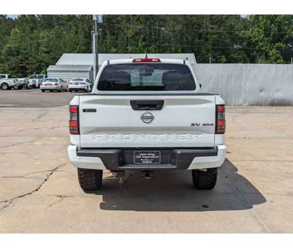2022 Nissan Frontier SV is a White 2022 Nissan frontier SV Car for Sale in Brookhaven MS