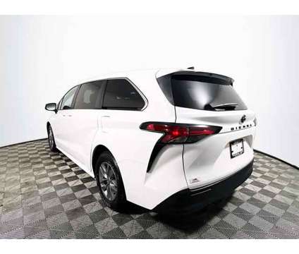 2022 Toyota Sienna LE is a White 2022 Toyota Sienna LE Car for Sale in Tampa FL