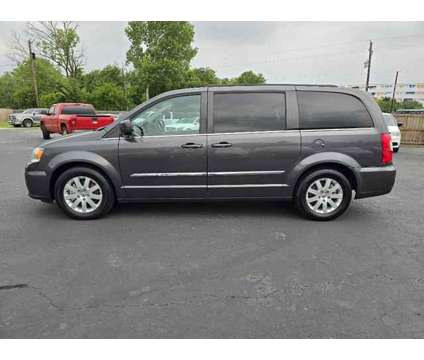 2016 Chrysler Town &amp; Country for sale is a Grey 2016 Chrysler town &amp; country Car for Sale in Tyler TX