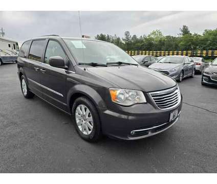 2016 Chrysler Town &amp; Country for sale is a Grey 2016 Chrysler town &amp; country Car for Sale in Tyler TX