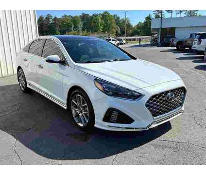 2019 Hyundai Sonata Limited 2.0T is a White 2019 Hyundai Sonata Limited 2.0T Sedan in Carrollton GA