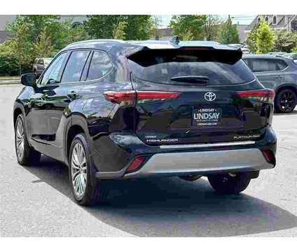 2022 Toyota Highlander Platinum is a Black 2022 Toyota Highlander SUV in Sterling VA