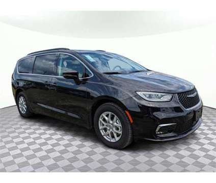 2022 Chrysler Pacifica Touring L is a Black 2022 Chrysler Pacifica Touring Car for Sale in Lake City FL