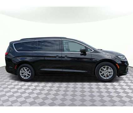 2022 Chrysler Pacifica Touring L is a Black 2022 Chrysler Pacifica Touring Car for Sale in Lake City FL