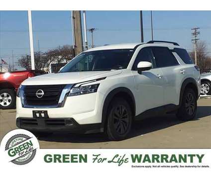 2022 Nissan Pathfinder SV 4WD is a White 2022 Nissan Pathfinder SV SUV in Springfield IL