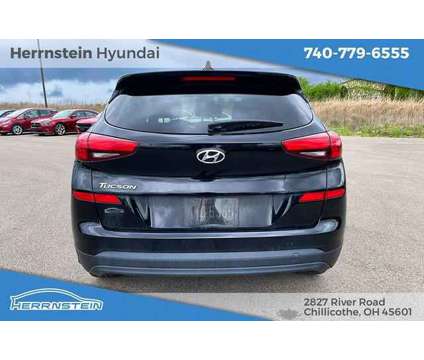 2021 Hyundai Tucson SE is a Black 2021 Hyundai Tucson SE SUV in Chillicothe OH
