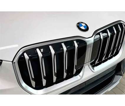 2024 BMW X1 xDrive28i is a White 2024 BMW X1 xDrive 28i SUV in Grand Blanc MI