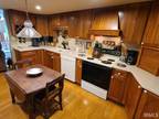 Home For Sale In Syracuse, Indiana