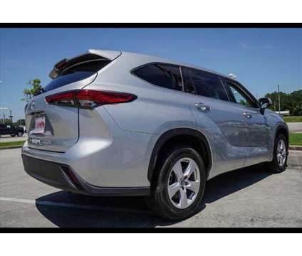2020 Toyota Highlander L is a Silver 2020 Toyota Highlander Car for Sale in Moss Point MS