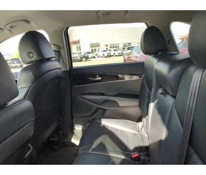 2019 Kia Sorento 3.3L EX is a Brown 2019 Kia Sorento SUV in Dubuque IA
