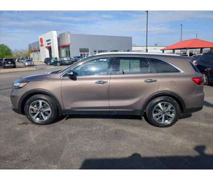 2019 Kia Sorento 3.3L EX is a Brown 2019 Kia Sorento SUV in Dubuque IA