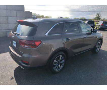 2019 Kia Sorento 3.3L EX is a Brown 2019 Kia Sorento SUV in Dubuque IA