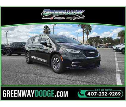 2022 Chrysler Pacifica Hybrid Limited is a Black 2022 Chrysler Pacifica Hybrid in Orlando FL