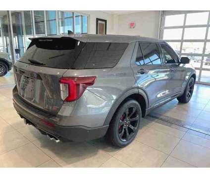 2022UsedFordUsedExplorerUsed4WD is a Grey 2022 Ford Explorer Car for Sale in Milwaukee WI