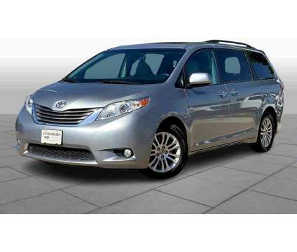 2017UsedToyotaUsedSiennaUsedFWD 7-Passenger (Natl) is a Silver 2017 Toyota Sienna Car for Sale in Lubbock TX