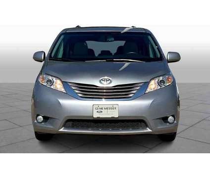 2017UsedToyotaUsedSiennaUsedFWD 7-Passenger (Natl) is a Silver 2017 Toyota Sienna Car for Sale in Lubbock TX