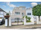 4 Bedroom House for Sale in Priory Crescent