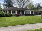 Great family bungalow backs onto Greenspace