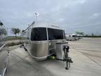 2014 Airstream Flying Cloud 27FBT 27ft
