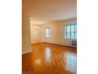 Flat For Rent In Ridgewood Village, New Jersey
