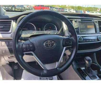 2017 Toyota Highlander LE Plus is a Silver 2017 Toyota Highlander LE SUV in Dubuque IA